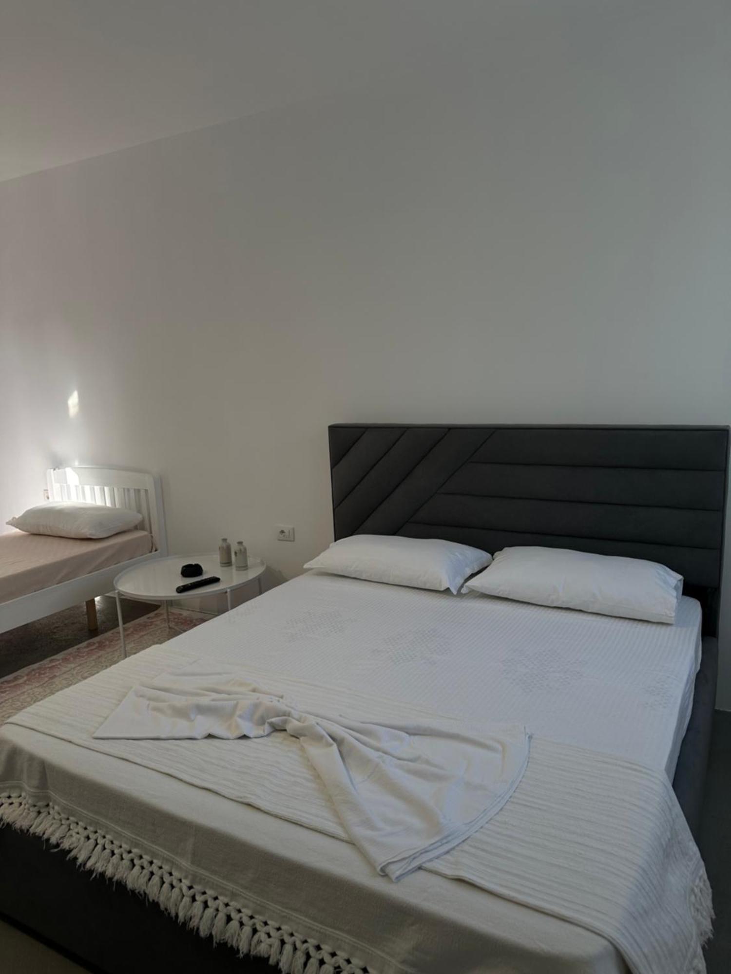 Sunny Rentals Вльора Екстер'єр фото